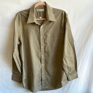 Pierre Cardin tan men’s button-down shirt, size 15.5 (32/33)